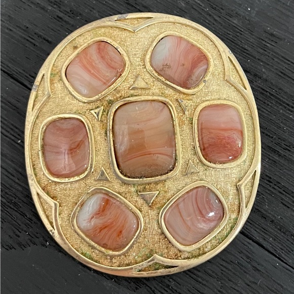 Vintage Marvella gold tone and apricot agate oval brooch pin over 2” mod boho - Picture 1 of 8